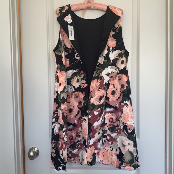 Floral Printed Shift Dress - Picture 11 of 13